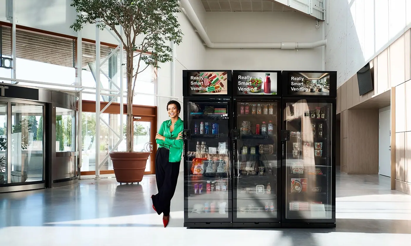 Selfly Store smart vending cabinet